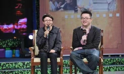 巴图喜得二胎笑称儿子是哪吒出道多年牢记母亲宋丹丹的教导