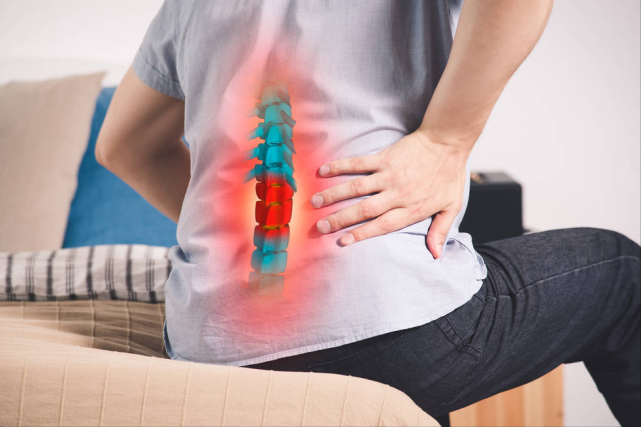 如果尾骨对触诊不敏感,那么疼痛很可能来自脊柱的另一部分.