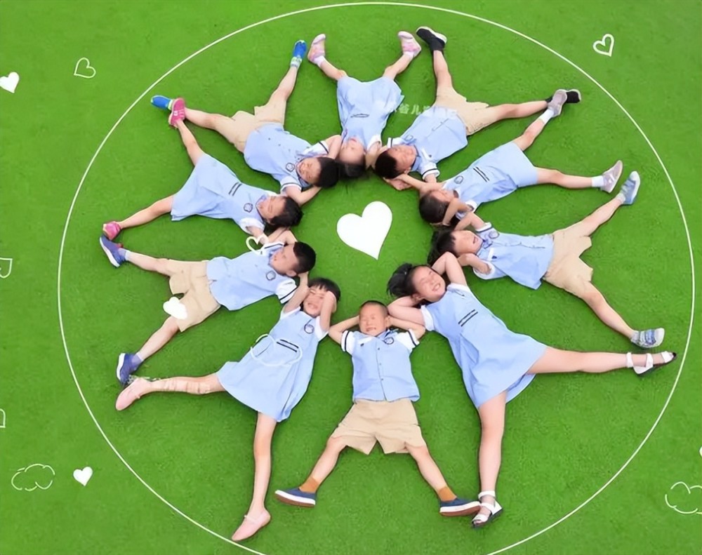 幼儿园创意毕业照走红制作精良用钱堆出的仪式感有必要吗
