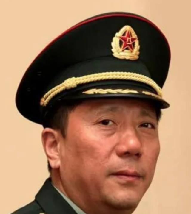 他是秦基伟上将之子,博士学位,曾任东部战区陆军司令员|秦基伟|上将