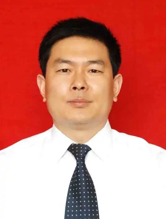 占录,县委常委,副县长巨鹏杰,县人大常委会副主任,政府办负责人王俊军