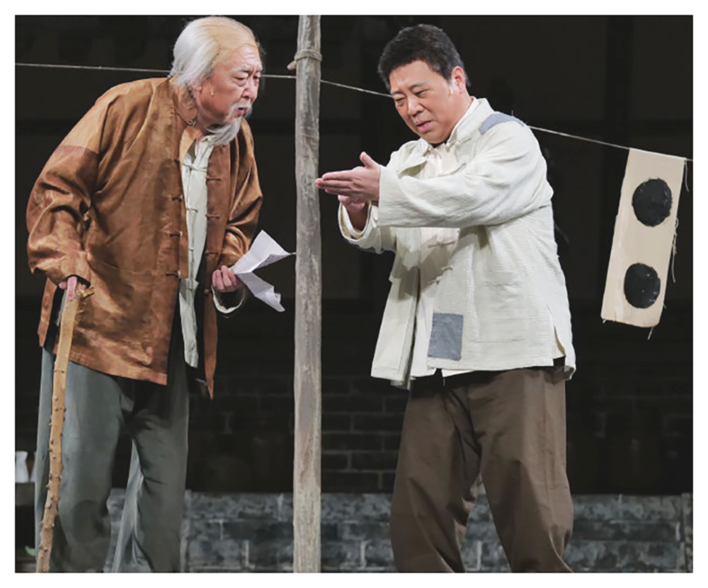 德云社跟龙马社联合排练话剧窝头会馆舞台首次演出成功演员情感丰富