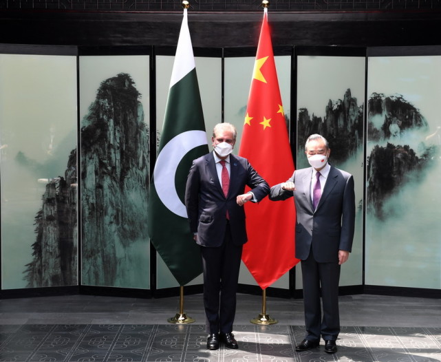 "巴铁"政局动荡 中巴关系会受影响吗?