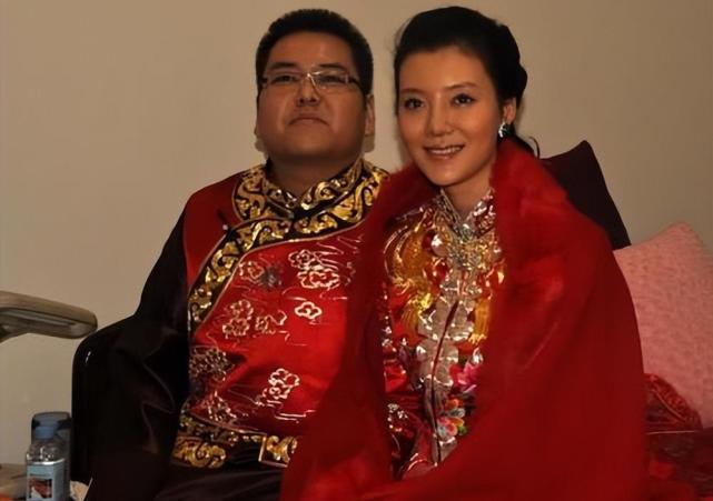 王丽云演艺道路坎坷,坚决不复婚,把前夫当成亲人