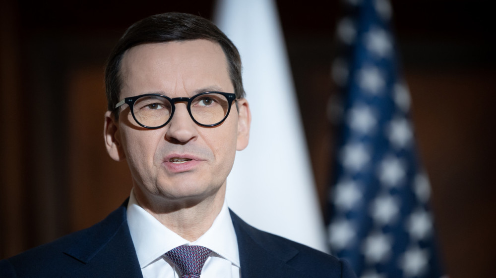马克龙：波兰总理对我的指责，毫无根据还很可耻