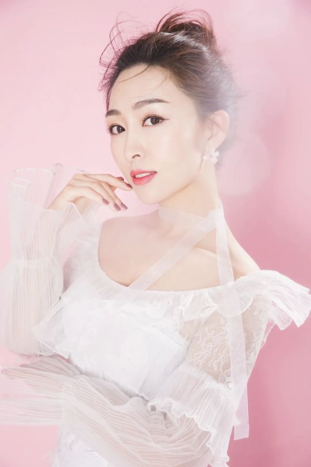 歌手刘妍图片