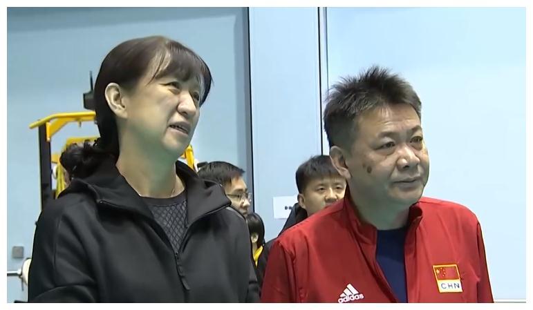 蔡斌赖亚文现场督战女排体测!