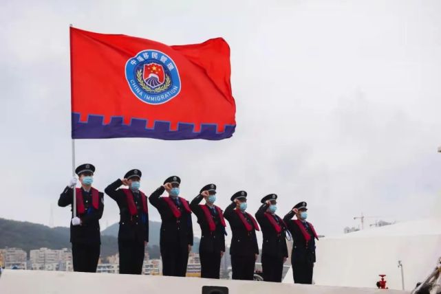厦门出入境边防检查总站莆田边检站移民管理警察以云祭奠的方式缅怀