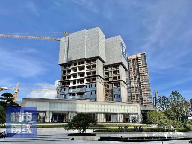 升龙臻府另一方面,去年年底还有由其操刀的番禺化龙首个旧改村,明经