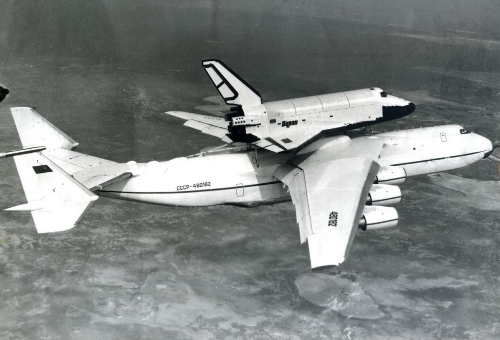 被摧毁的全球最大运输机安-225，近况画面曝光1964年小学语文课本目录