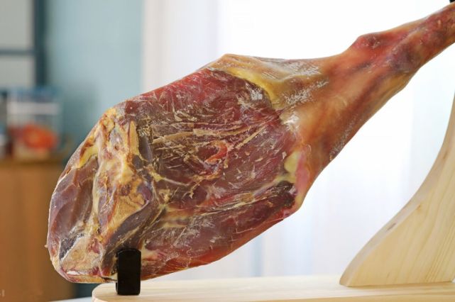 云南5大火腿有些有钱也不一定买得到名气不大却实力非凡