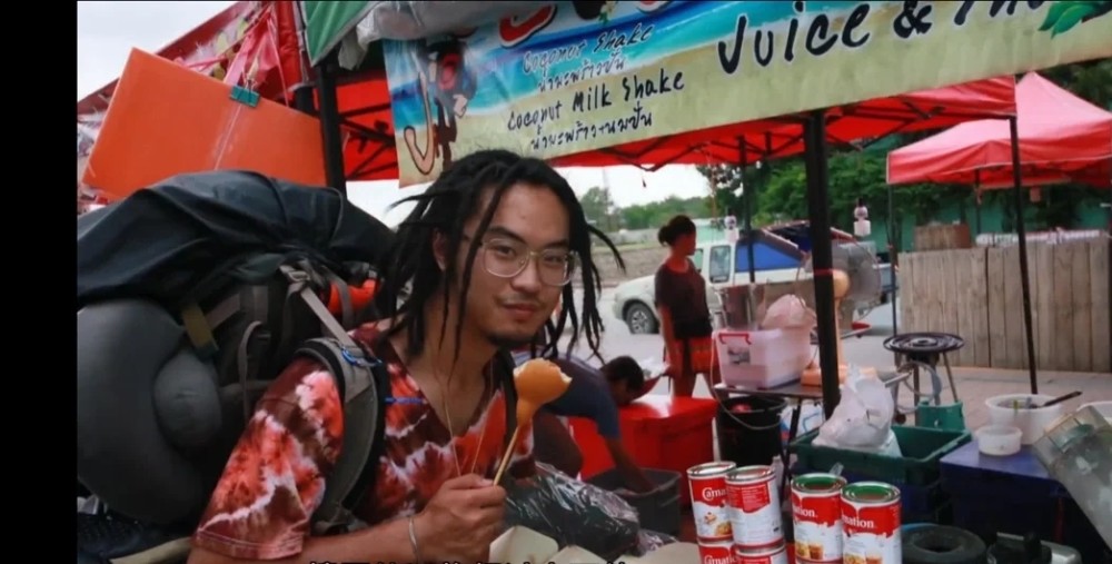 迷恋收破烂的985毕业生：曾天天泡在“鬼市”，和流浪汉一起睡觉（组图） - 8