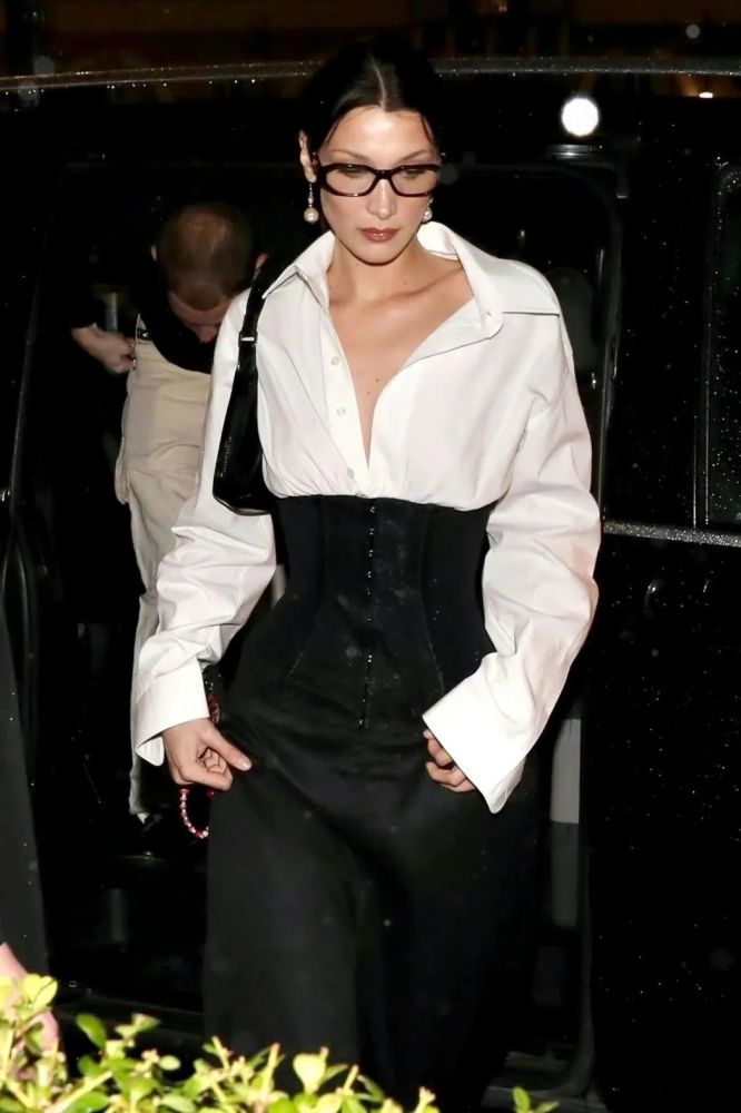 bella谈个恋爱最后也变成了衣橱秀