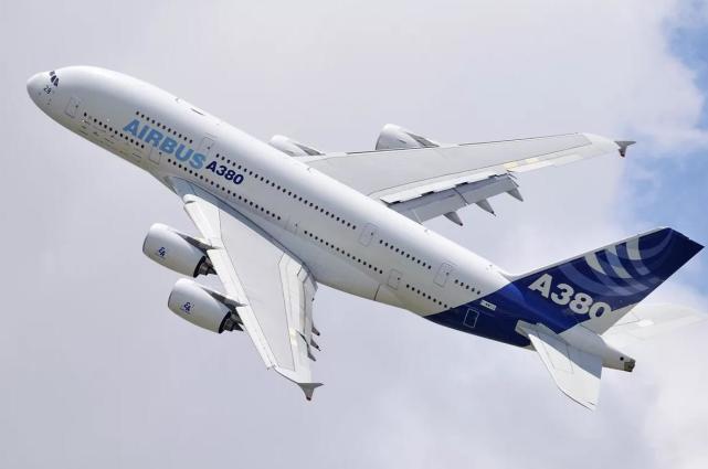 空客a380客机,外形庞大却问题多多,终于不得不退出!