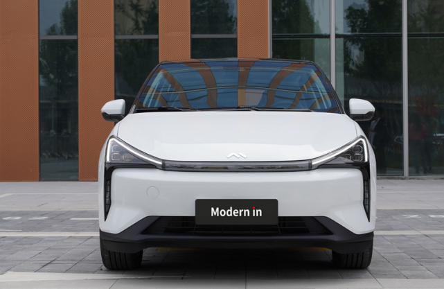 摩登汽车是一个典型的造车新势力品牌,它选择的道路同样处在新能源