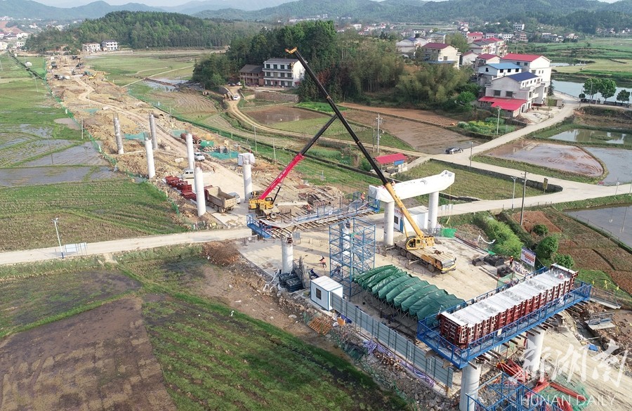 醴娄高速有序推进