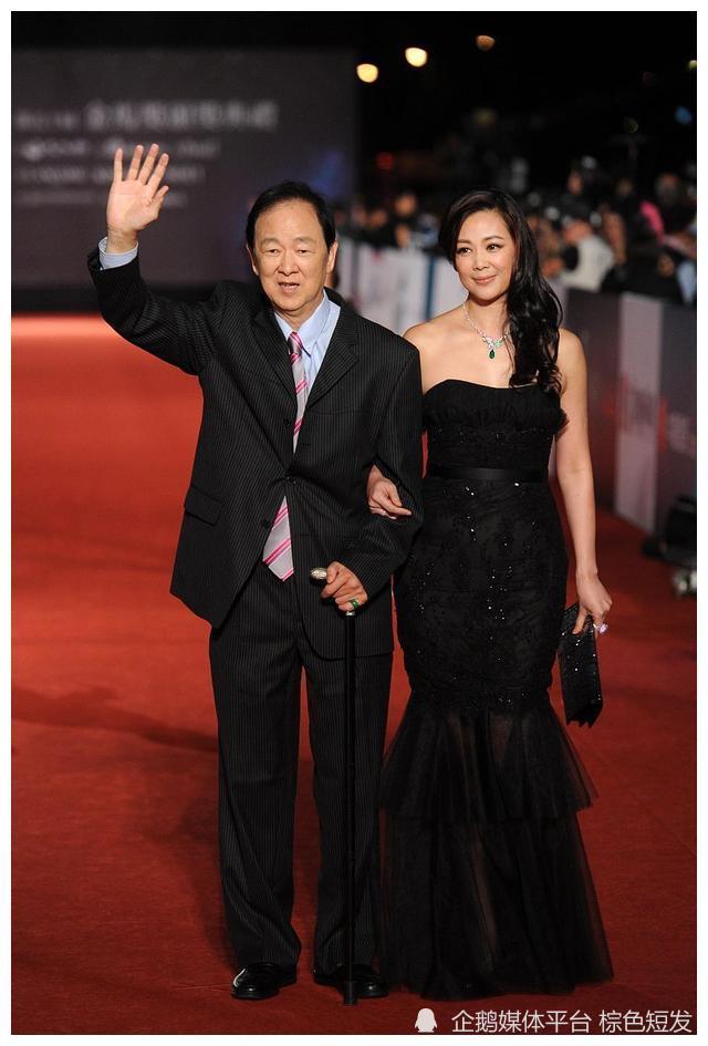 深陷三角关系中远赴美国疗伤,然后回国主动联系上了王羽