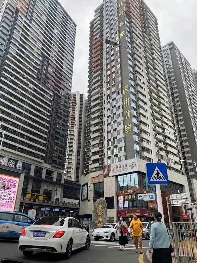 罗湖黄贝岭黄贝岭贰号深业集团旧改拆迁房黄贝岭站零距离一房一厅598