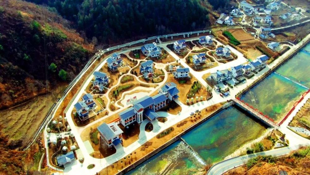 燕河湾民宿也是朱家沟村的靓丽名片,位于风景秀美的燕子河畔