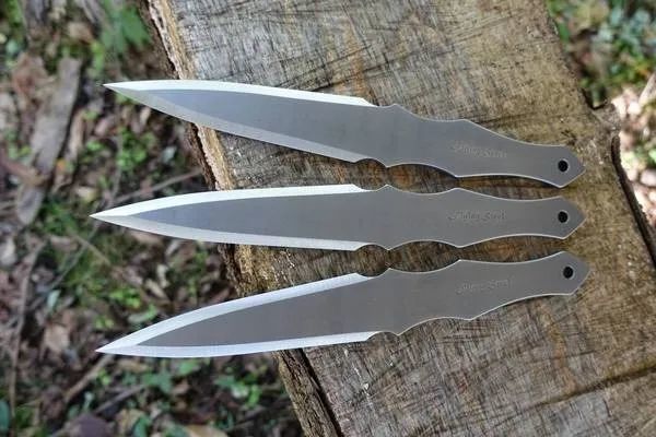 快速掌握扔飞刀技巧勤奋练习你也可以成为小李飞刀