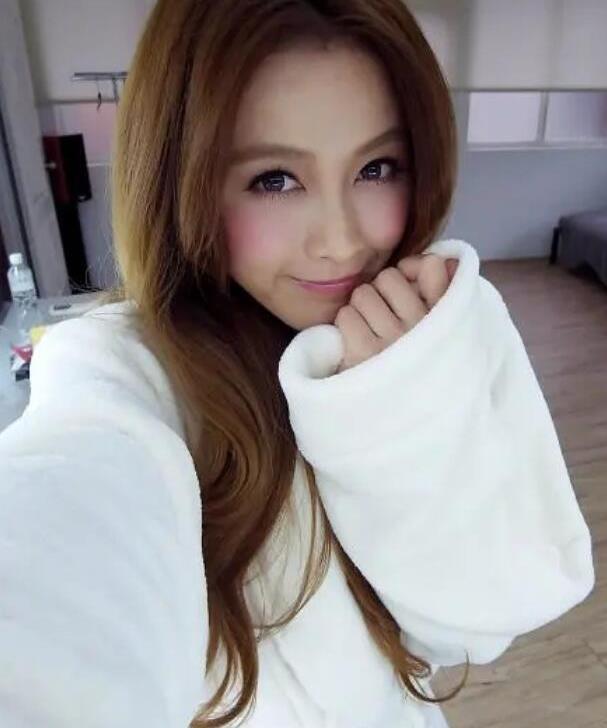 撒娇女人最好命绿茶界顶流的冯媛甄横刀夺爱终嫁豪门