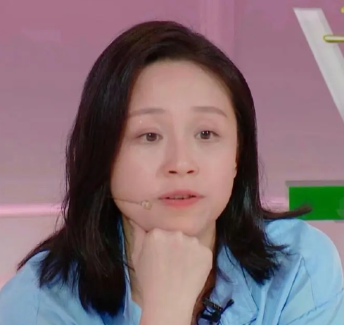 哇唧唧哇成立5周年龙丹妮光脚热舞网友感觉精神有问题