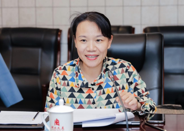 人大副教授唐丹:老年人用网时长干预应以提醒为主