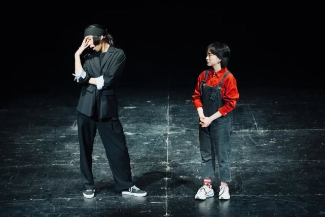 这是默剧演员王梓、武六七，开口说话最多的一次_腾讯新闻