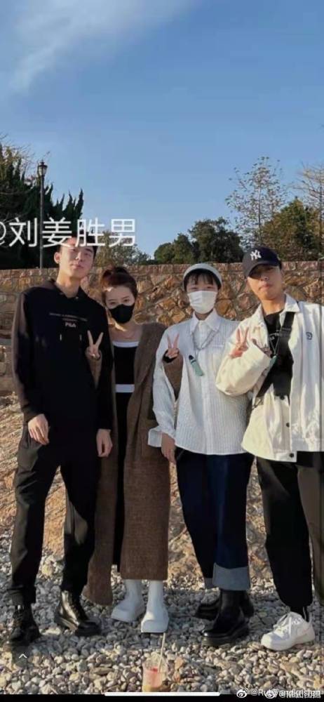 同时于老师也说了不让刘老大上班的事情,是因为发现她说的出轨的人和