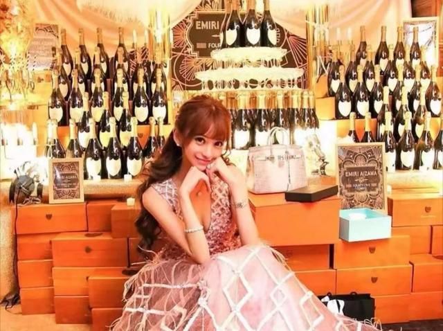 “第一女公关”一晚赚600万，专门租房放爱马仕？杨洋语文网课资源2023已更新(微博/腾讯)