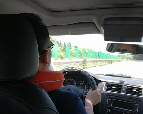 开车忘带驾照,到底算不算无证驾驶?