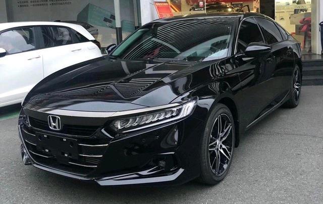 百公里油耗52l1100公里后车主总结出十代半雅阁的9个优缺点