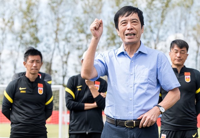 足协官宣陈戌源不下课,顺道表扬自己,但更可怕的是对失败的态度