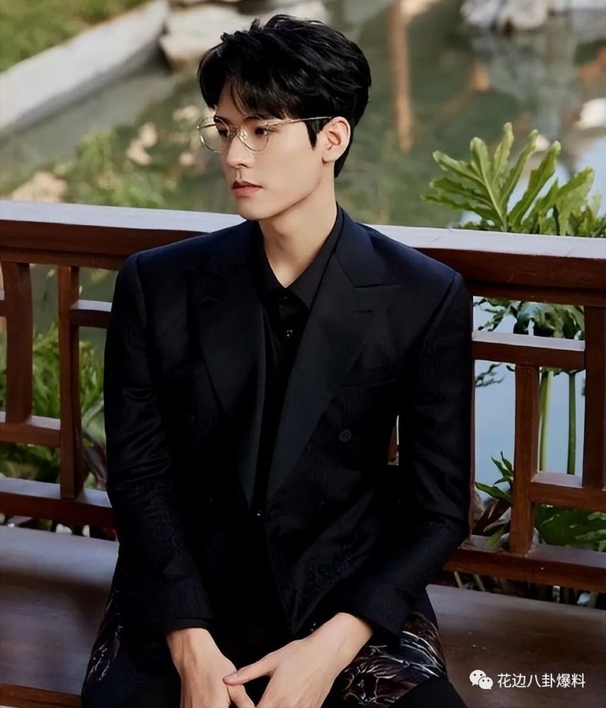 大曲线陷害前夫关晓彤的奶茶店再一次翻车龚俊被爆黑料