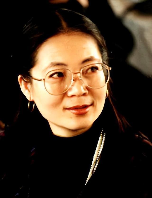 住地下室谱出《渴望》的曲子|渴望|易茗|雷振邦|东北师范大学|雷蕾