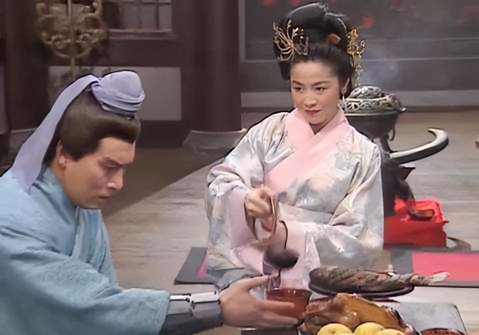 209年,原桂阳之主赵范投降刘备后有反叛之心,便以其嫂樊氏的高颜值向