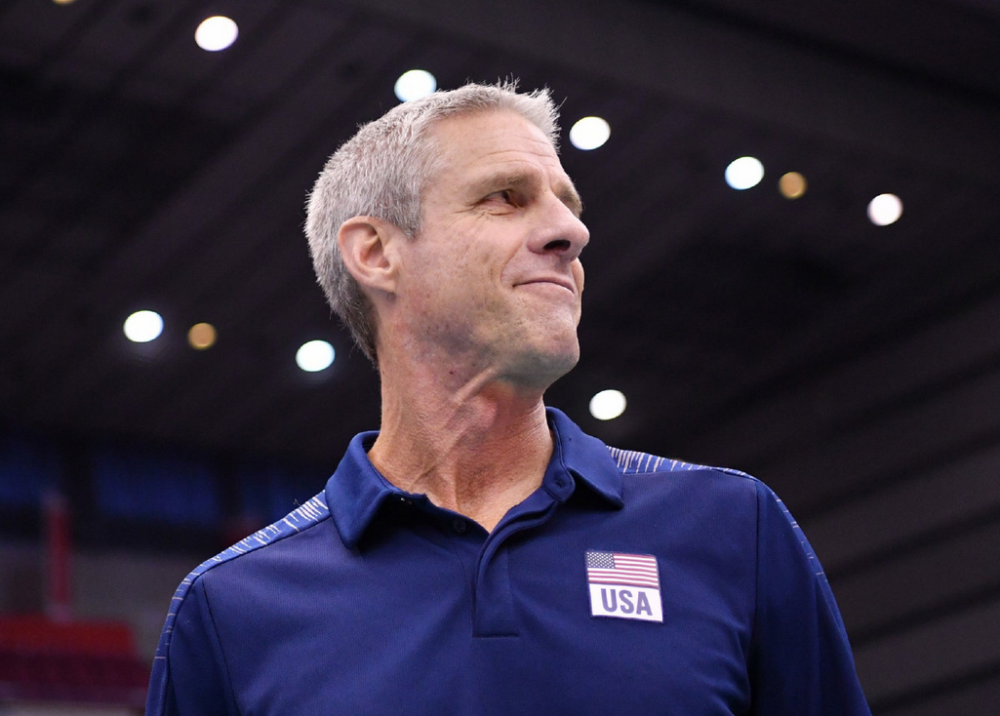 美国女排主帅基拉里获美国奥委会最佳教练