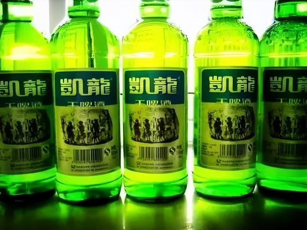 凯龙啤酒产地是大连,2011年被雪花收购,啤酒口感有点儿苦,很杀口,劲大