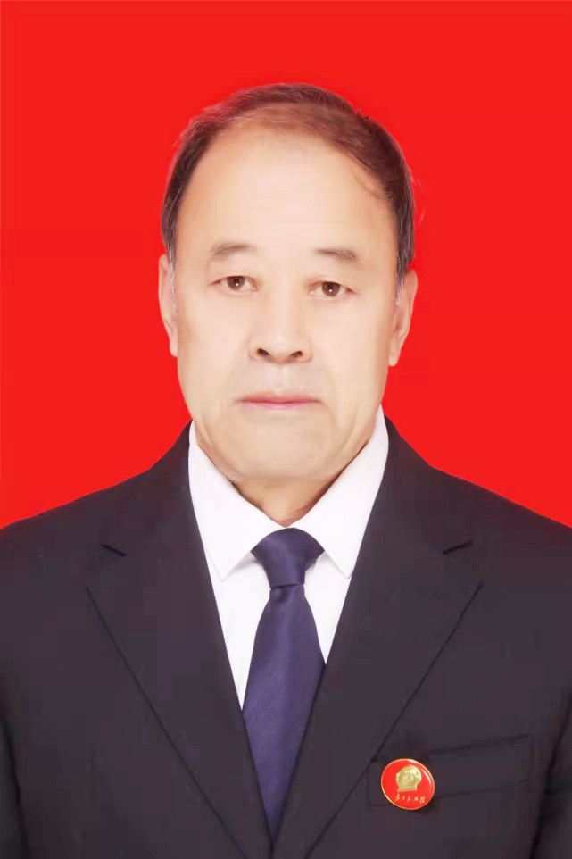 崔光荣,男,汉族,1959年11月出生,陕西榆林绥德人,中共党员,正科级