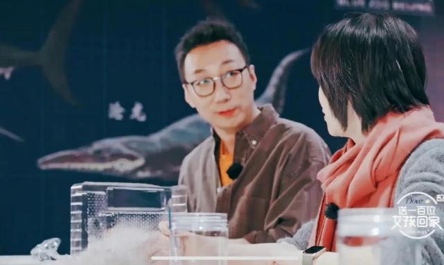 papi酱在综艺谈自己的育儿观点,表示男性不是天然的父亲