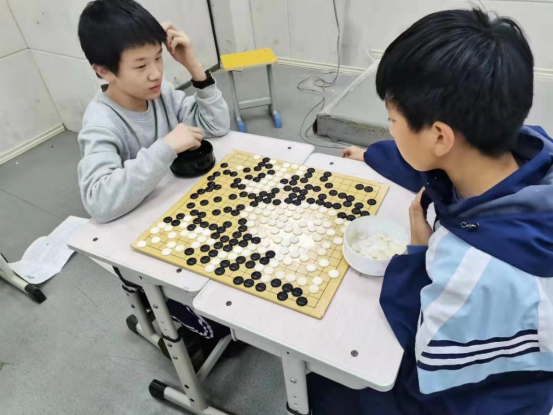 社团活动展风采 高新区实验中学"围棋社团"活动掠影