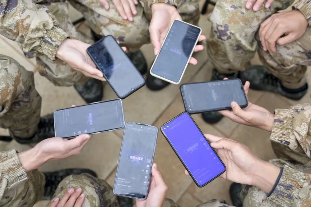 新兵家长求助:孩子进了部队,不好好和我沟通怎么办?_腾讯新闻