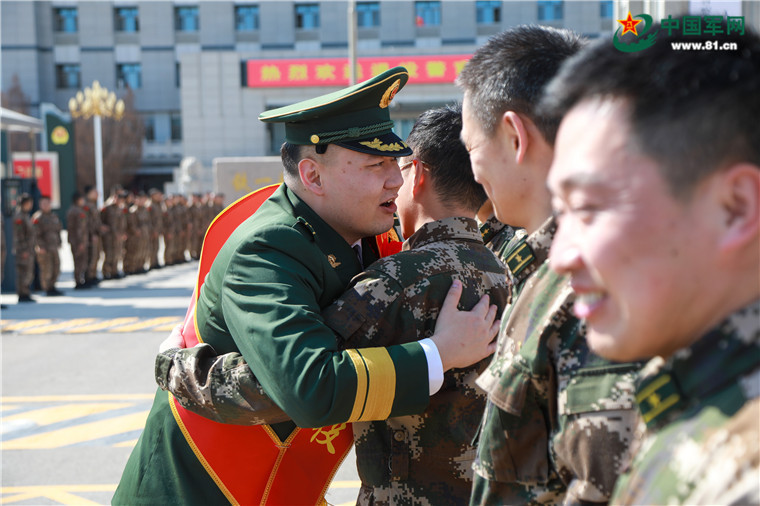 新兵家长求助：孩子进了部队，不好好和我沟通怎么办？中国地质大学怎么样(武汉)