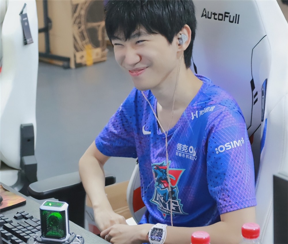 金咕咕谈重归fpx已经回不去了决裂下路组是不是fpx老选手