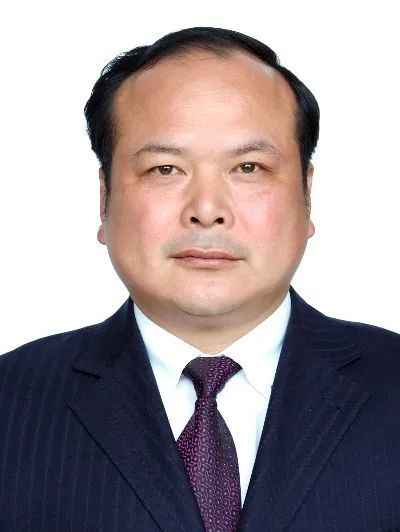 化深入更新改造一线,化解矛盾问题吴建兴同志积极推动城中村自主更新