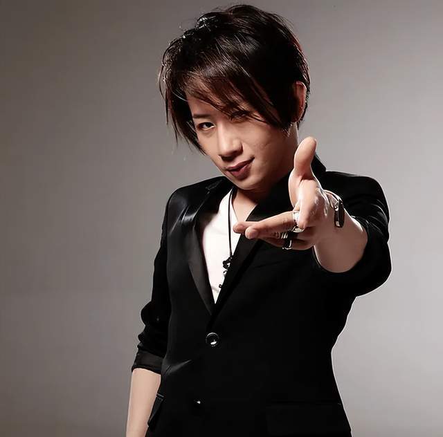 魔术师刘谦 深陷 跪 日本人丑闻 因为一个视频 从此告别春晚 腾讯新闻