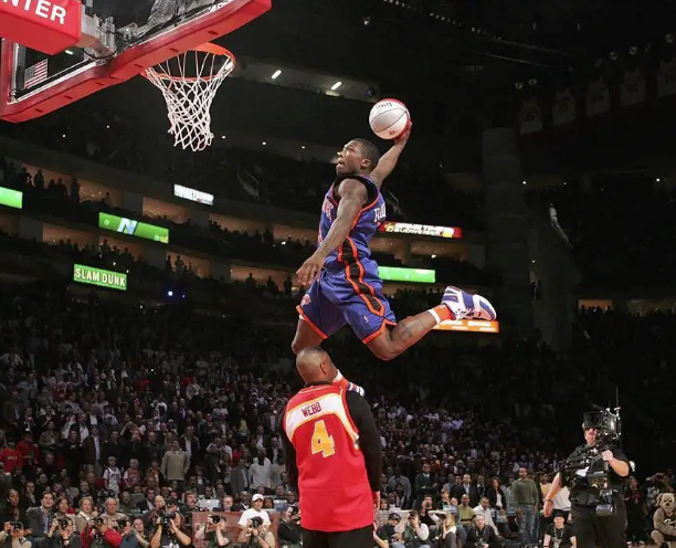 nba扣篮王小土豆罗宾逊仍征战球场联手克劳福德身材仍强壮