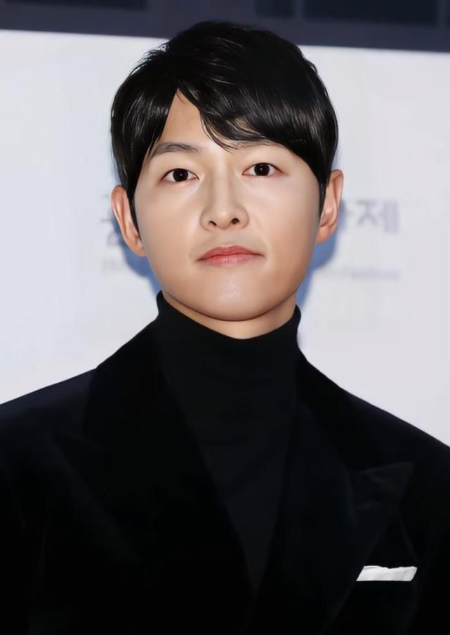 37岁宋仲基近况照公开,粉丝们都很惊讶!