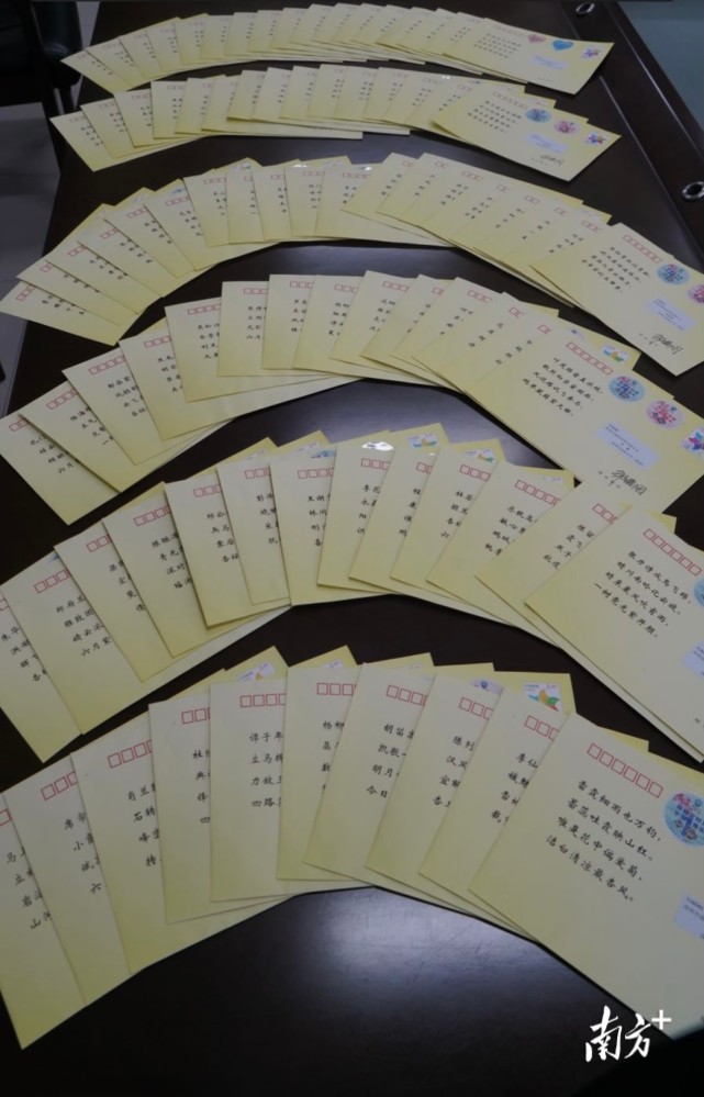 深圳老师写下90首藏头诗赠同事 致敬坚守校园的46天 陆正文 深圳 藏头诗 祁兵