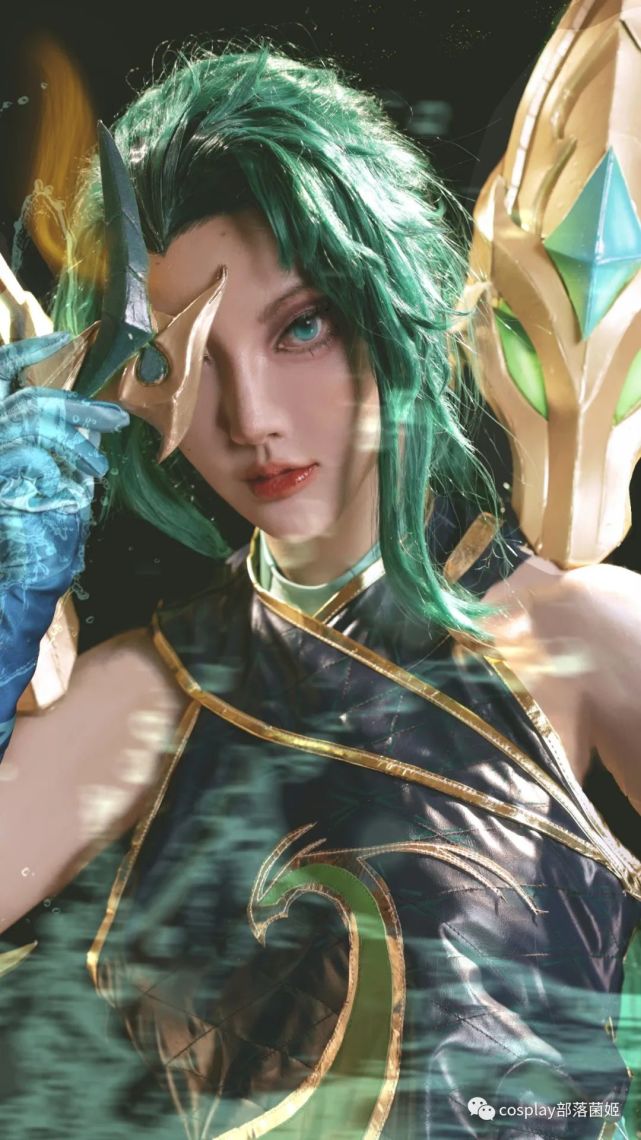 cos:英雄联盟神龙尊者卡莎cos正片